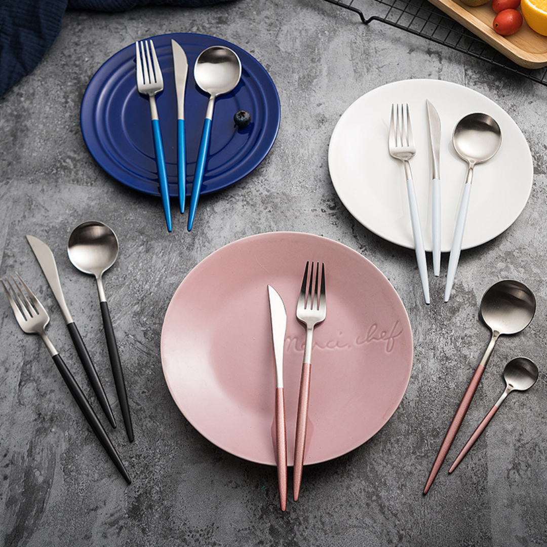 Curve Besteckset in Blau-Gold – 24-teilig aus Edelstahl, für Familienessen & festliche Einladungen