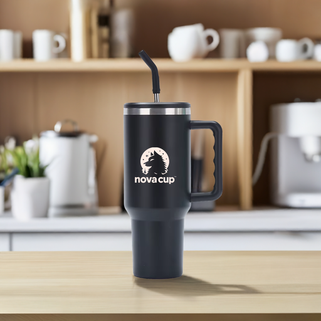 NOVACUP 1200ml Edelstahl Thermobecher – 24h kalt / 12h warm – Mit Strohhalm & Auto-Getränkehalter – BPA-frei & Spülmaschinenfest