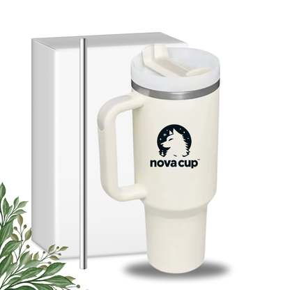 Weißer NOVACUP vor Verpackung – BPA-freier Thermobecher mit Deckel und ergonomischem Griff